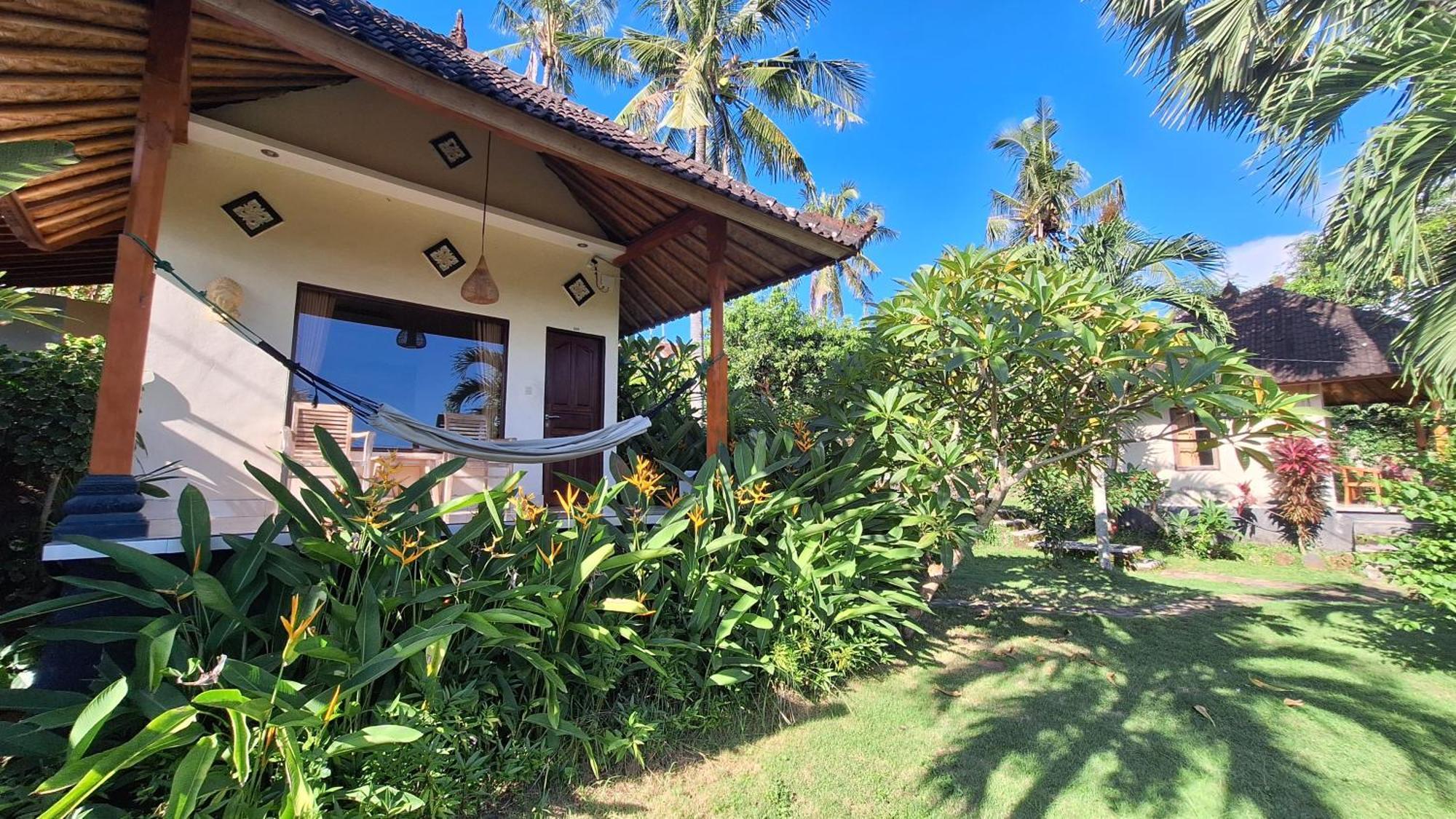 Frangipani Inn & Restaurant Seraya Extérieur photo